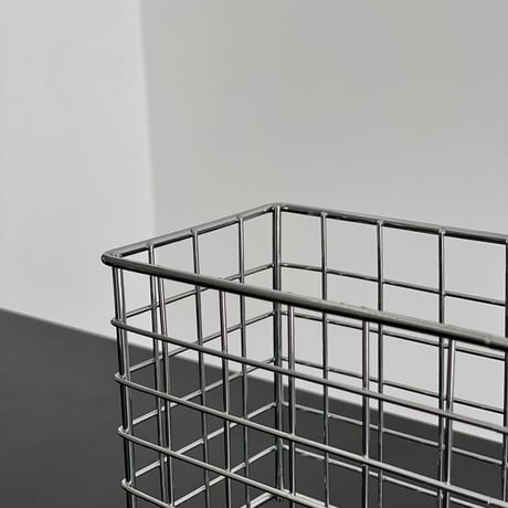 box-03027　ワイド シルバー スチール 脚付き かごバスケット