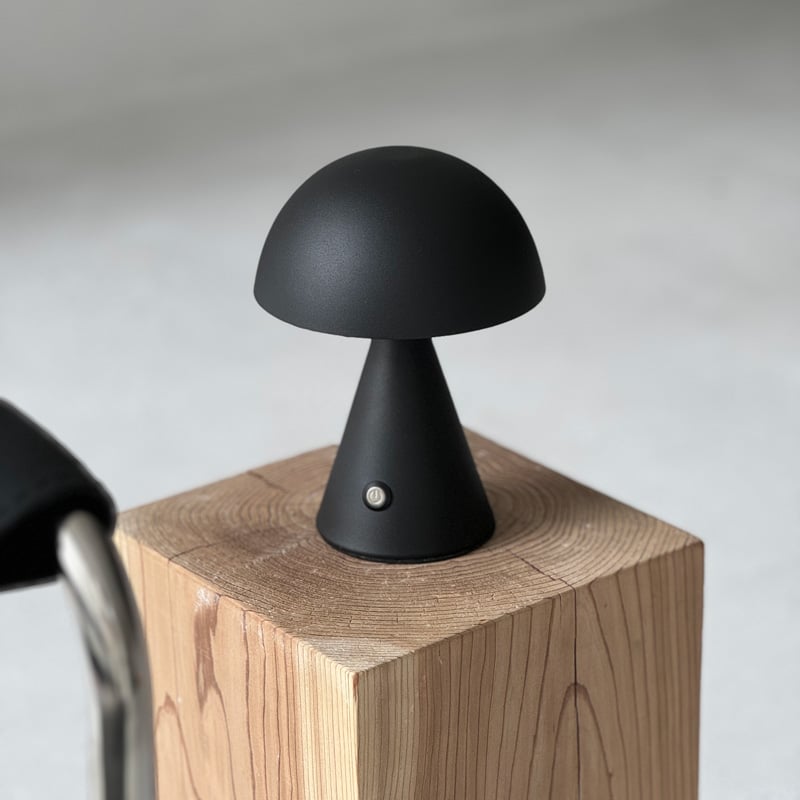 light-03292 USB cone カラー テーブルランプ コードレス | ART OF