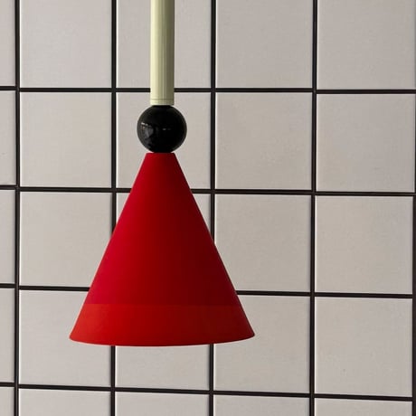 light-03396　Yellow / Red コーンシェイプ ペンダントライト 口金E26