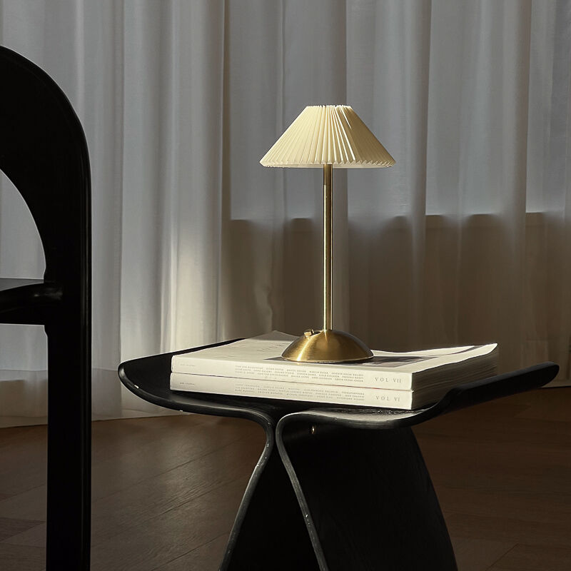 light-03271 USB プリーツシェード スリムスタンド テーブルランプ LED