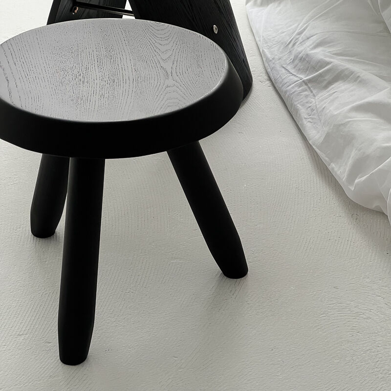 stool-03048 ラウンド 無垢材 3本脚 ロースツール | ART OF BLACK