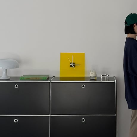 clock-03095　カラーアクリル スクエア 置き時計 静音