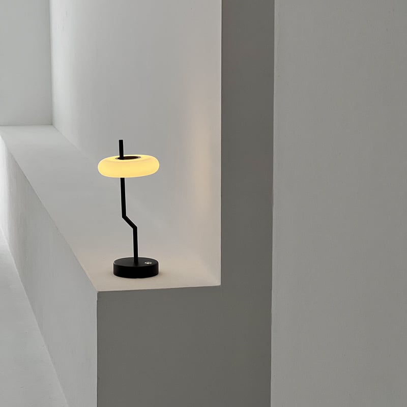light-03285 USB サイドウェイ テーブルランプ コードレス LED | ART