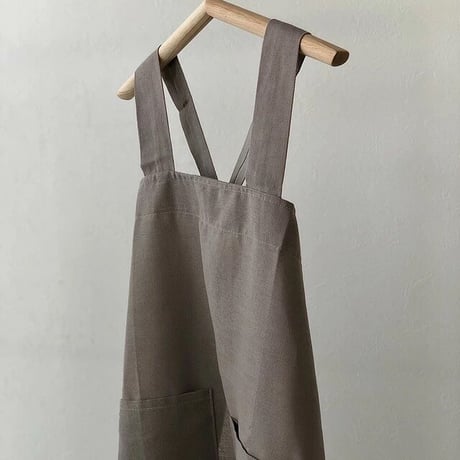 kitchen-03009　リネン混 バッククロス 子供用エプロン グレージュ ポケット付き