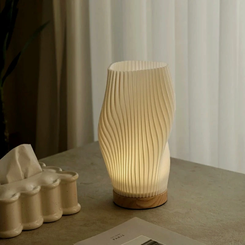 light-03342 USB twist プリーツシェード LED テーブルランプ | AR