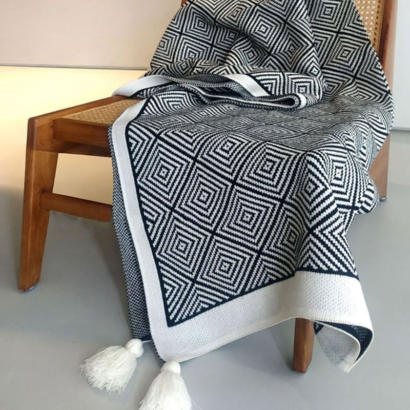 blanket-03042 ダイヤモンドパターン タッセル付き ジャガードニット