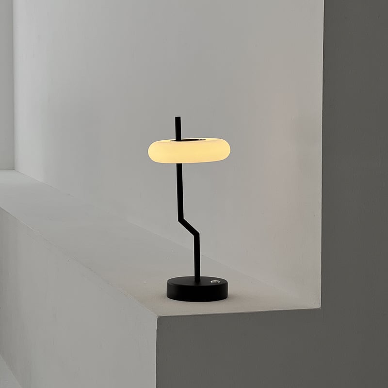 light-03285 USB サイドウェイ テーブルランプ コードレス LED | ART