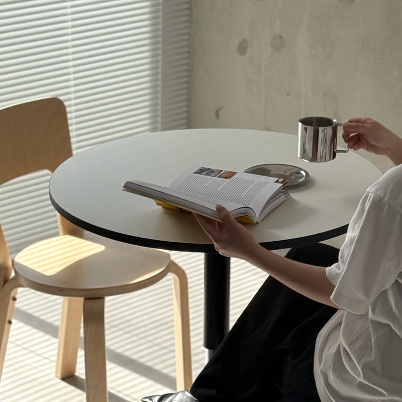table-03188 ラウンドテーブル ホワイト 直径70cm | ART OF BLACK