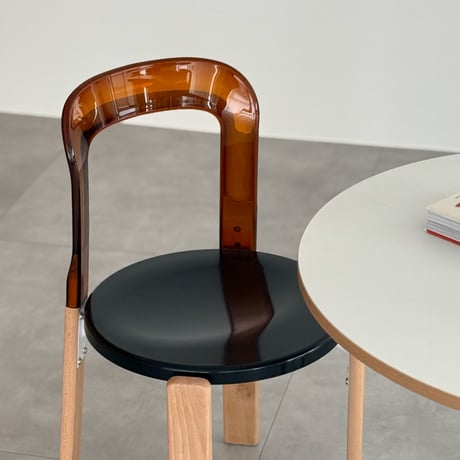 予約販売7月上旬～7月中旬頃発送予定　chair-03093　REY CHAIR ポリカ×天然木 ラウンドチェア リプロダクト