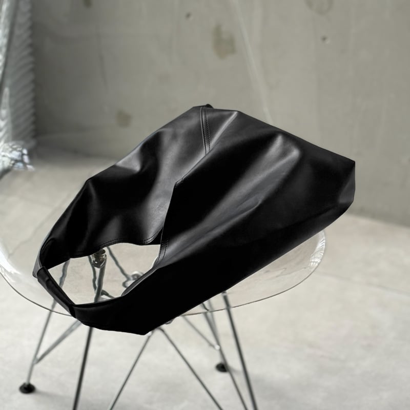 bag-03004 エコレザー トライアングルトートバッグ ブラック | ART OF