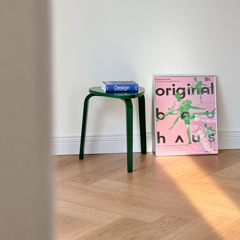予約販売9月下旬～10月上旬頃発送予定 stool-03021 triangle グリーン