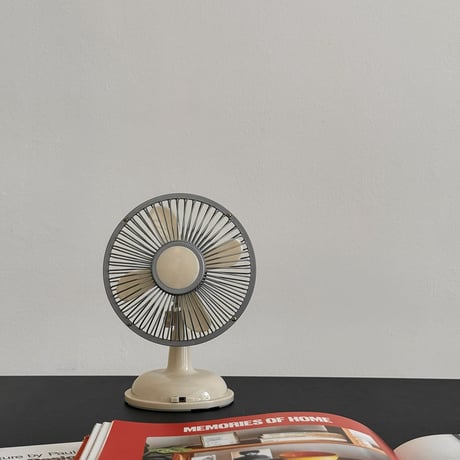 予約販売7月下旬～8月上旬頃発送予定　lifestyle-03016　4カラー 卓上 自動首振り 扇風機