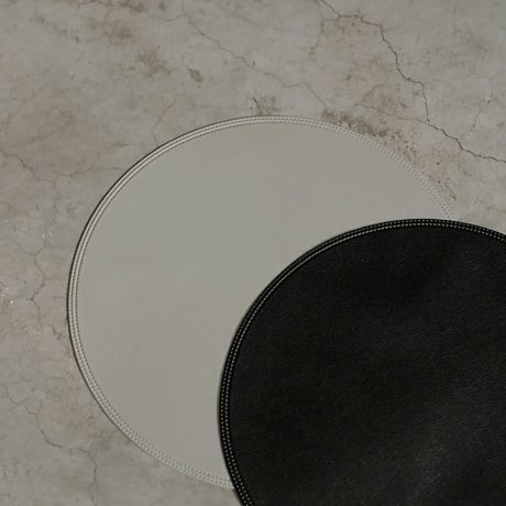 tablecloth-03070　ヴィーガンレザー ラウンド ランチョンマット 直径38cm 同色2枚セット
