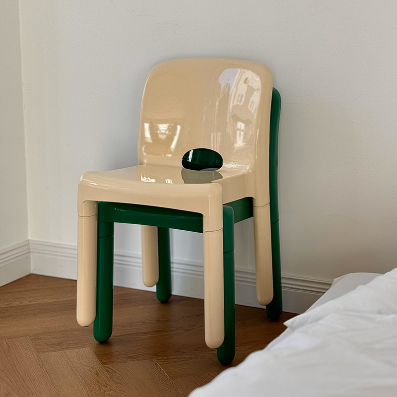 chair-03085 ユニバーサル スタッキングチェア | ART OF BLACK