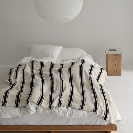 予約販売6月下旬～7月上旬頃発送予定　bedthrow-03018　ストライプ ブランケット ベッドスロー オフ×ブラック 120×170