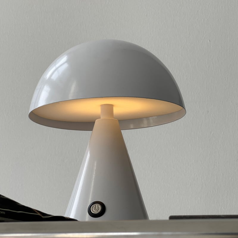 light-03292 USB cone カラー テーブルランプ コードレス | ART