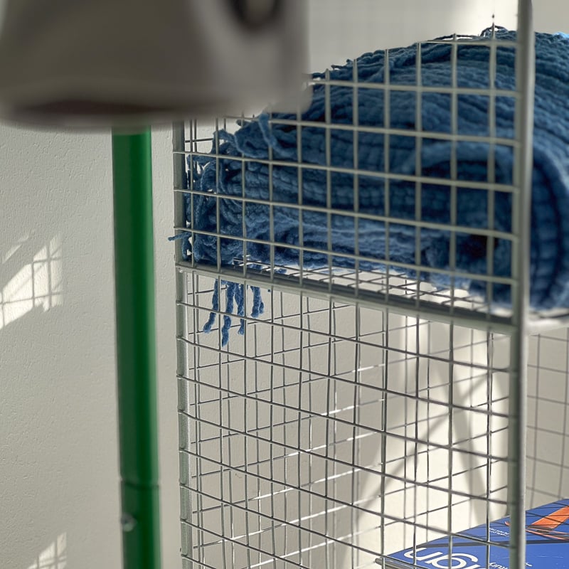 rack-03037 シルバー スタンド付き スチールメッシュ 3段ラック | ART