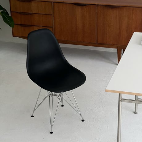 予約販売6月下旬～7月上旬頃発送予定　chair-03056　スチールレッグ シェルチェア リプロダクト