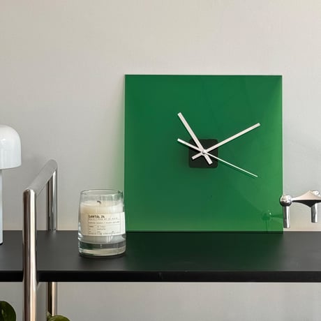 clock-03095　カラーアクリル スクエア 置き時計 静音