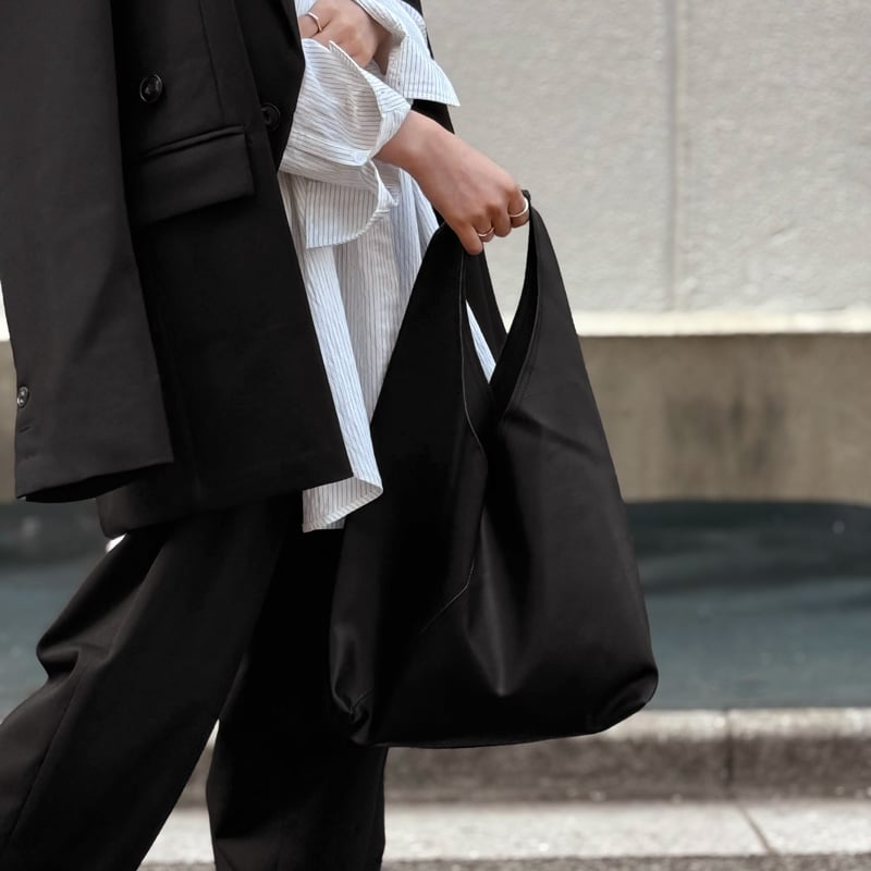 bag-03004 エコレザー トライアングルトートバッグ ブラック | ART OF