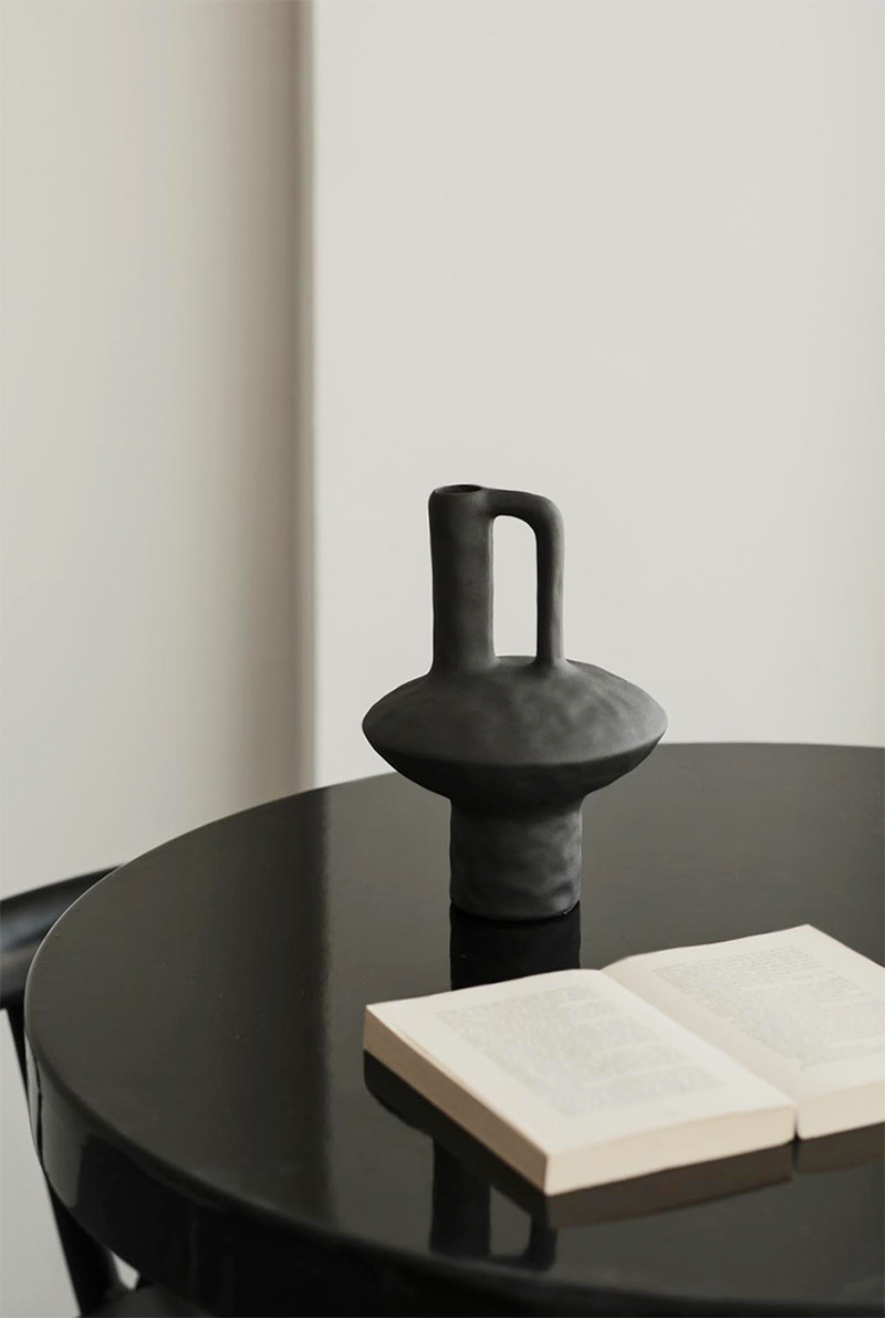 黒いガラス花瓶 ハンドル付き flowervase-03308 ハンドル付き マットブラック フラワーベース 花瓶