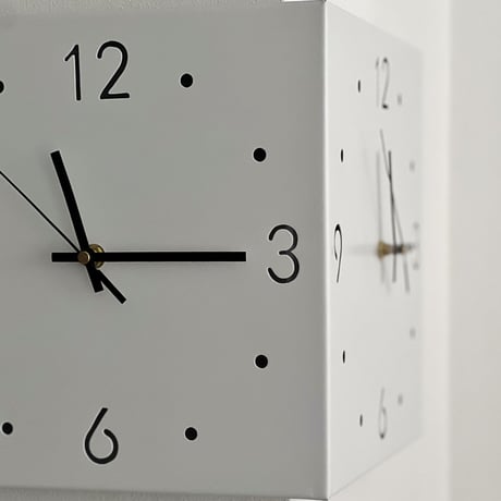 clock-03072　ホワイト コーナー 両面時計 静音
