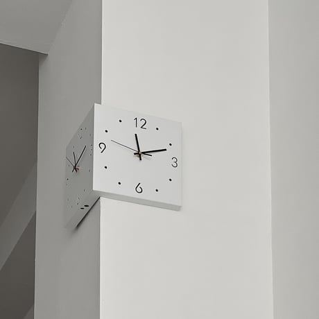 clock-03072　ホワイト コーナー 両面時計 静音