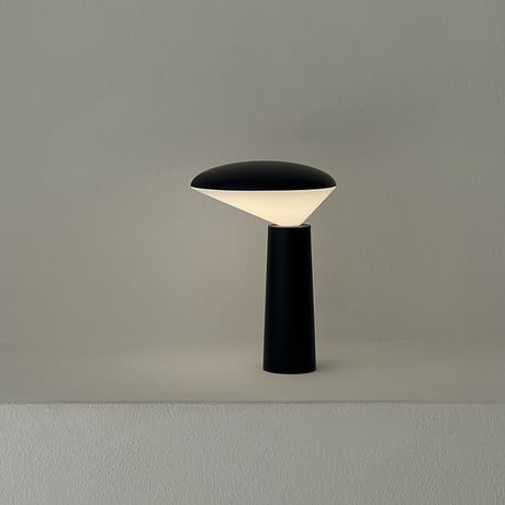 light-03331　USB ブラック アシンメトリー テーブルランプ コードレス LED
