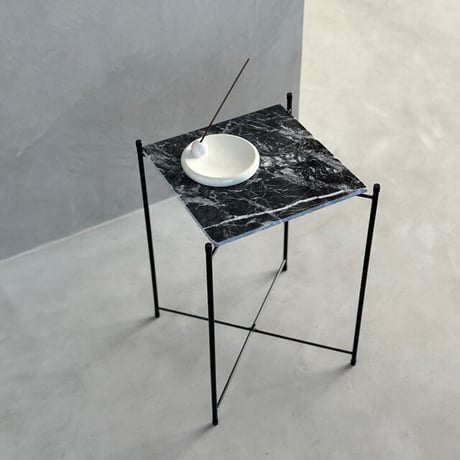 table-03044　イタリア産 天然大理石 Grigio Carnico サイドテーブル