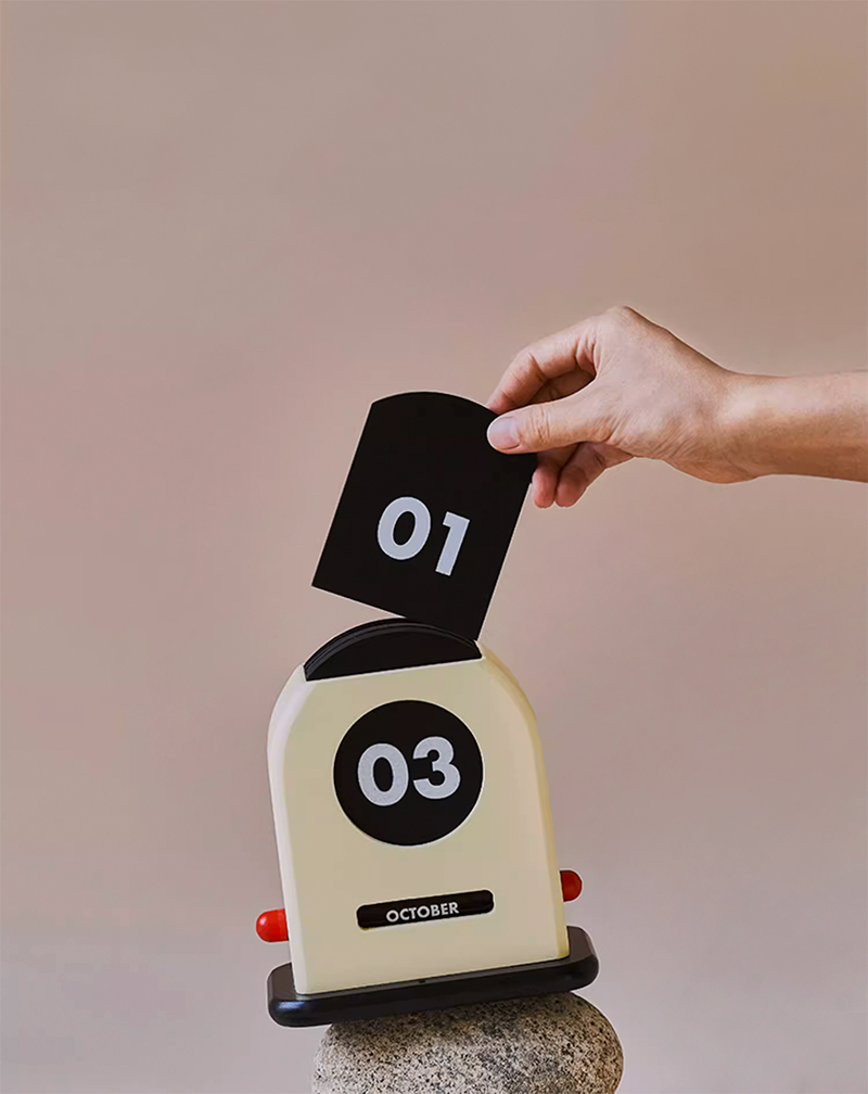 calendar-03016 スペースエイジデザイン カード式 卓上 万年