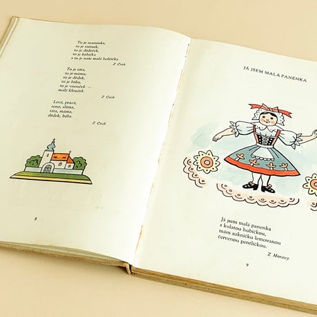 『U MAMINKY』（チェコのわらべうたの本）ヨゼフ・ラダ（Josef Lada）絵　1956年