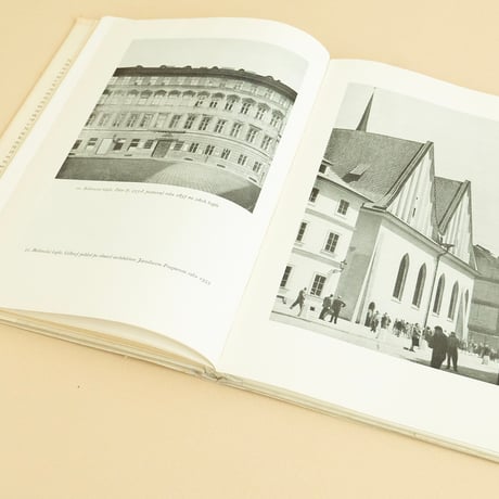『Stara Praha v nove krase』アロイス・クビチェク（Alois Kubicek）　1957年