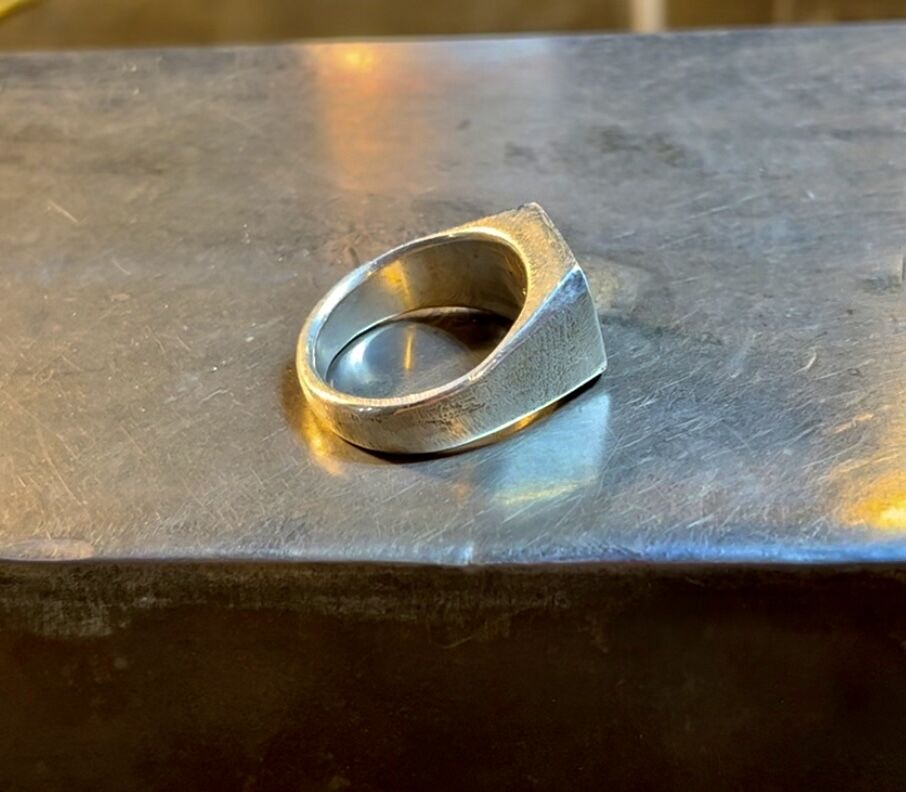 希少カレン艶消しマット印台リング　シグネット　純銀19号重い印台　SILVERさ 希少カレン艶消しマット印台リング シグネット 純銀19号重い印台