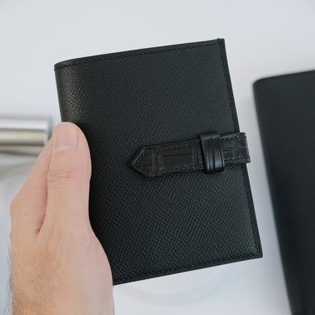 クロコダイルベルト付き二つ折り財布