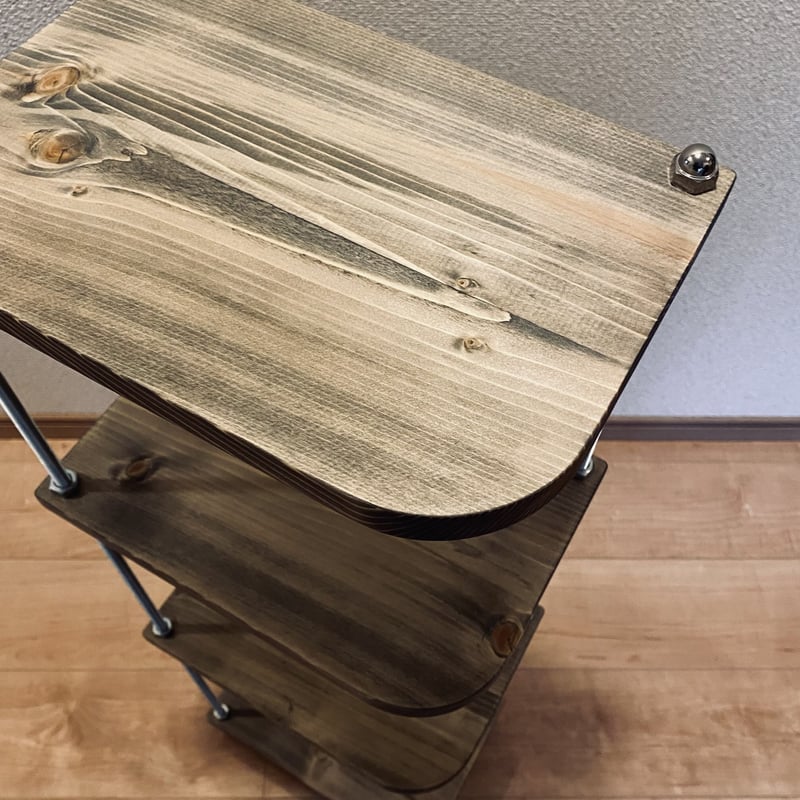 1970年代 高級栗材 彫刻入り コーナーラック 飾り棚 花台 ビンテージ 1970年代 高級栗材 彫刻入り コーナーラック 飾り棚 花台