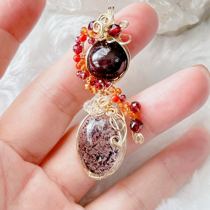 羊脂赤白玉竜牌玉竜のペンダント 羊脂赤白玉竜牌玉竜のペンダント