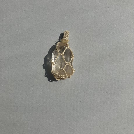 ワイルド系　水晶　魔除け　浄化　ネックレス付き　12-2
