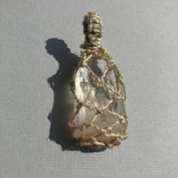 ワイルド系　水晶　魔除け　浄化　ネックレス付き　12-2