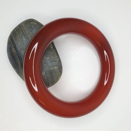 カーネリアンバングル天然紅玉髄くり抜き58.5mmAグレード赤褐色円筒マダガスカル産