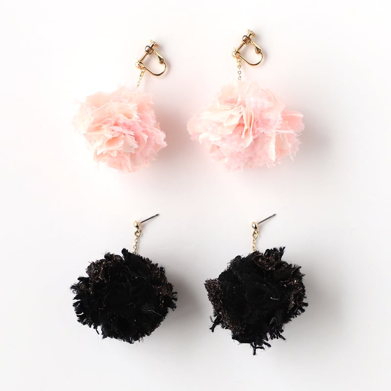 特大ポンポンのラブフェイスの大ぶりピアス ピアス - ピアス 