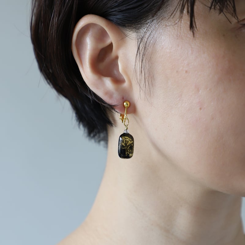 ギフト対応可】viivant シンプル スクエアピアス・イヤリング（GOLD