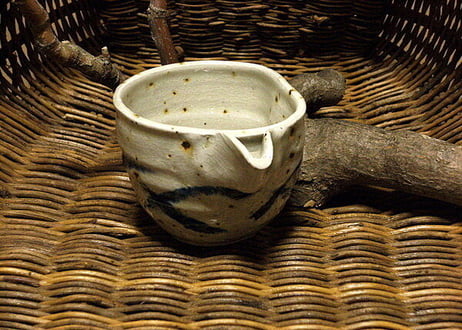 信楽焼　片口酒器or注器(えくぼ付)  藍模様