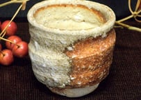 信楽焼／穴窯酒器ぐい呑／昭27 信楽焼／穴窯酒器ぐい呑／昭27 - メルカリ