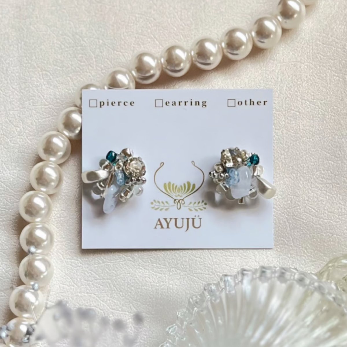 𝐑𝐚𝐩𝐭𝐮𝐫𝐞 ブルーレースアゲート ピアス/イヤリング | AYUJÜ