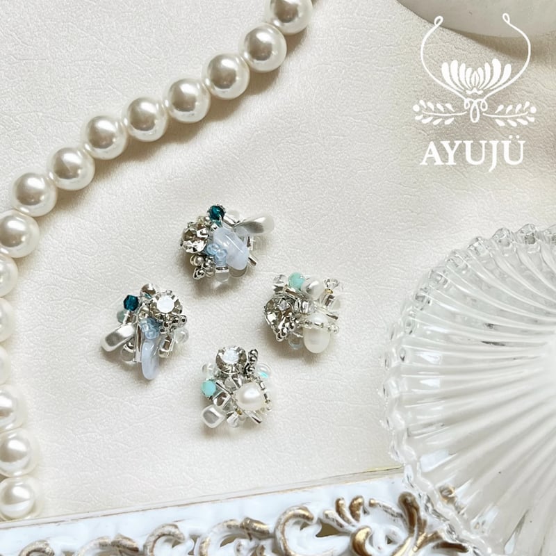 𝐑𝐚𝐩𝐭𝐮𝐫𝐞 ブルーレースアゲート ピアス/イヤリング | AYUJÜ