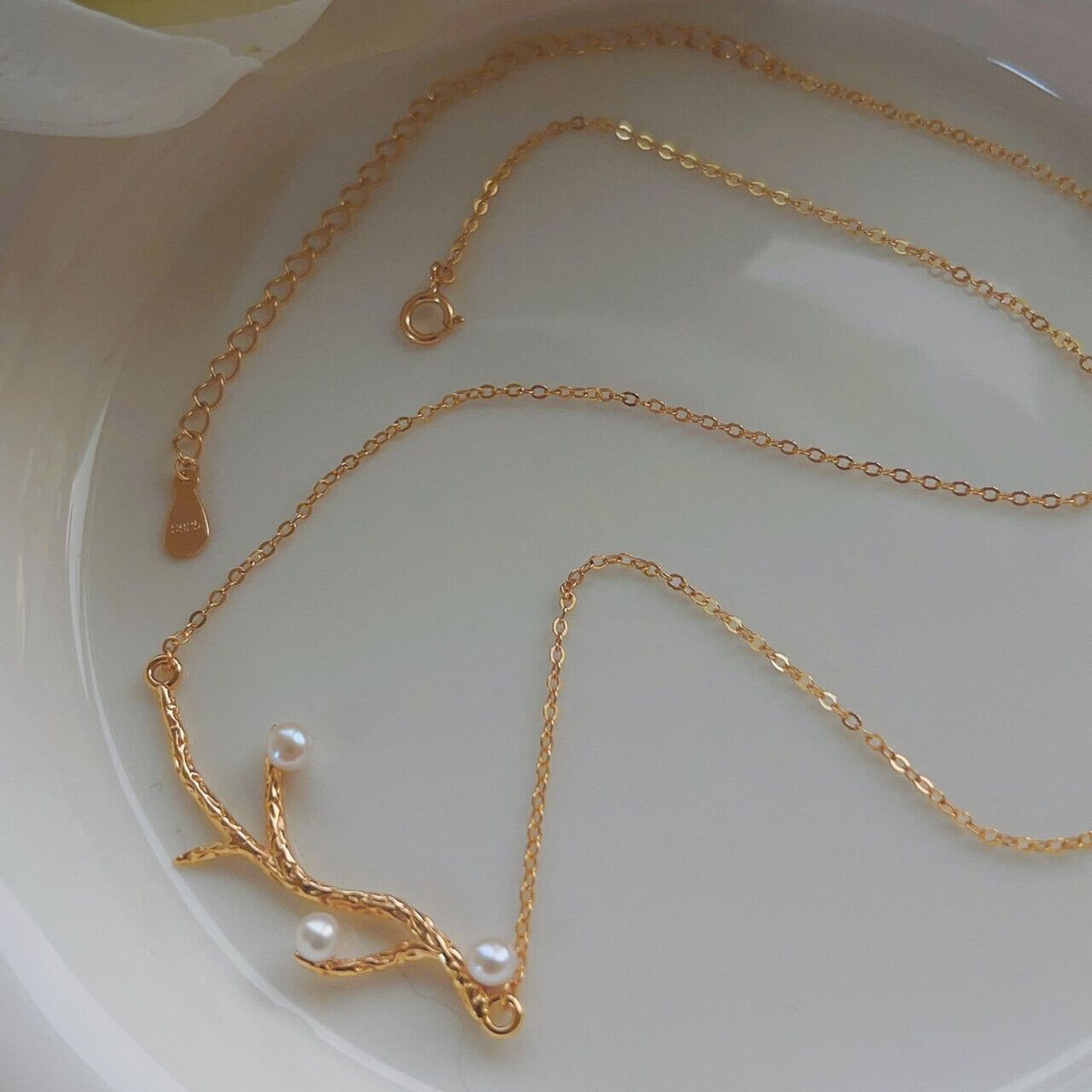 H669 枝モチーフ 天然淡水パール ネックレス 18KGP | SanSun Jewelry H669 枝モチーフ 天然淡水パール ネックレス 18KGP | SanSun Jewelry