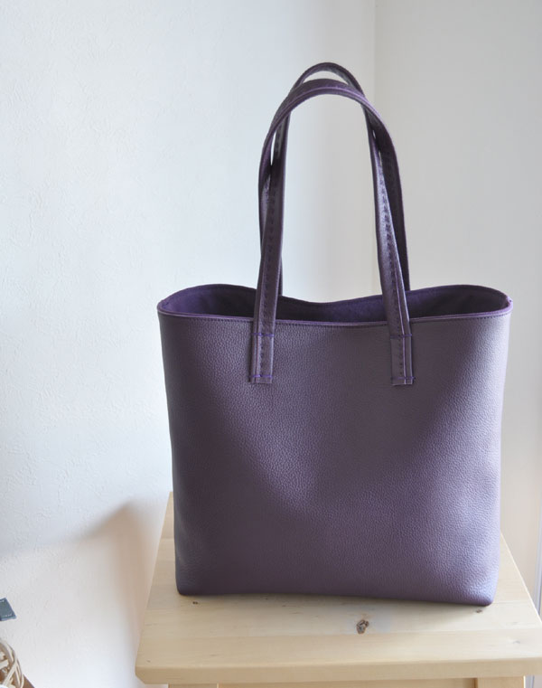 ＊トートバッグ＊　パープル　レザー　美品　牛革　紫　大きめ スクエアタイプレザートート | St.Agata