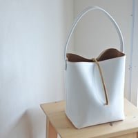 ワンハンドルレザーバッグ