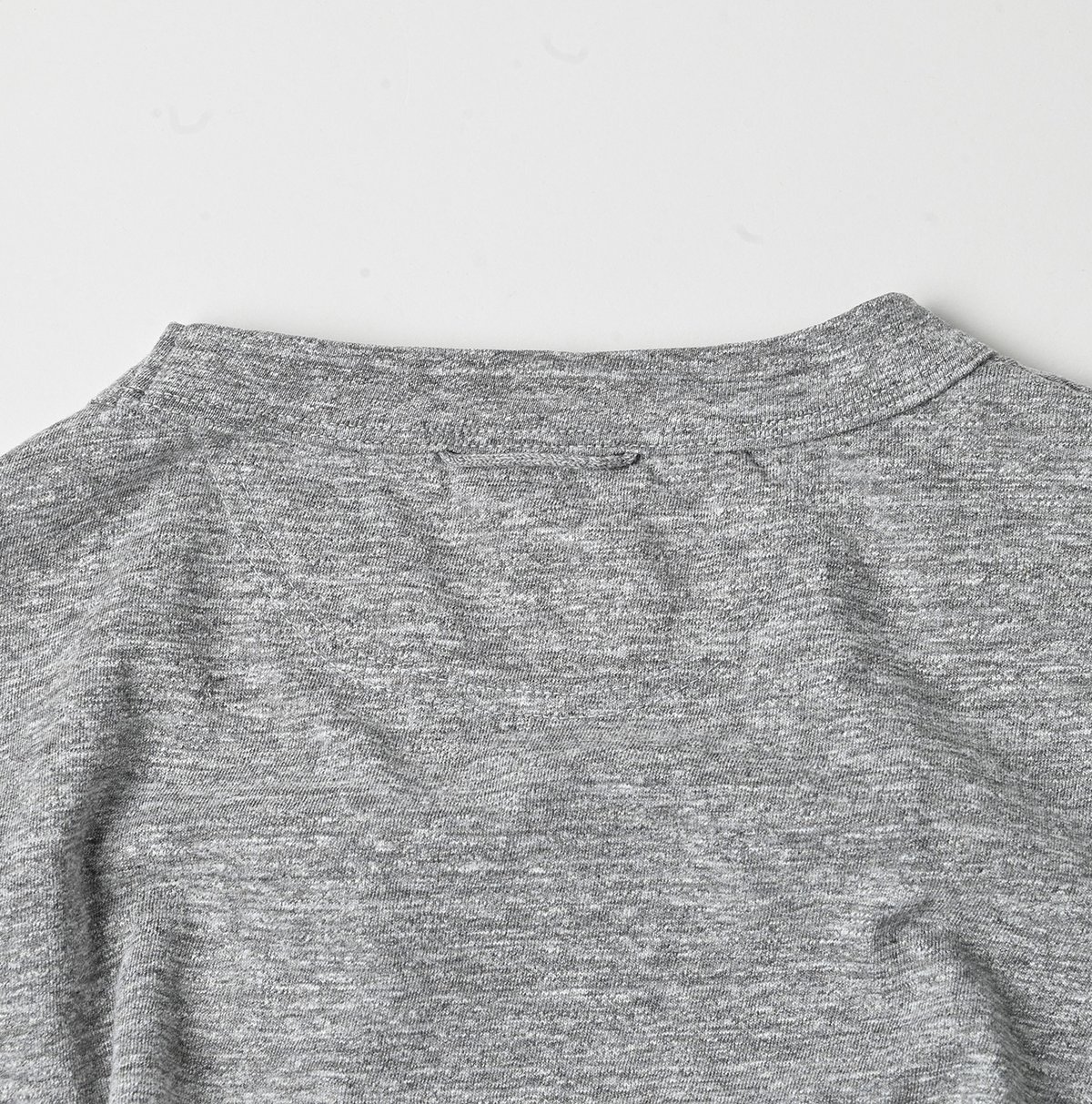 カヤッコべタッチプリントの90845星半袖Tシャツ | 45R葉山店