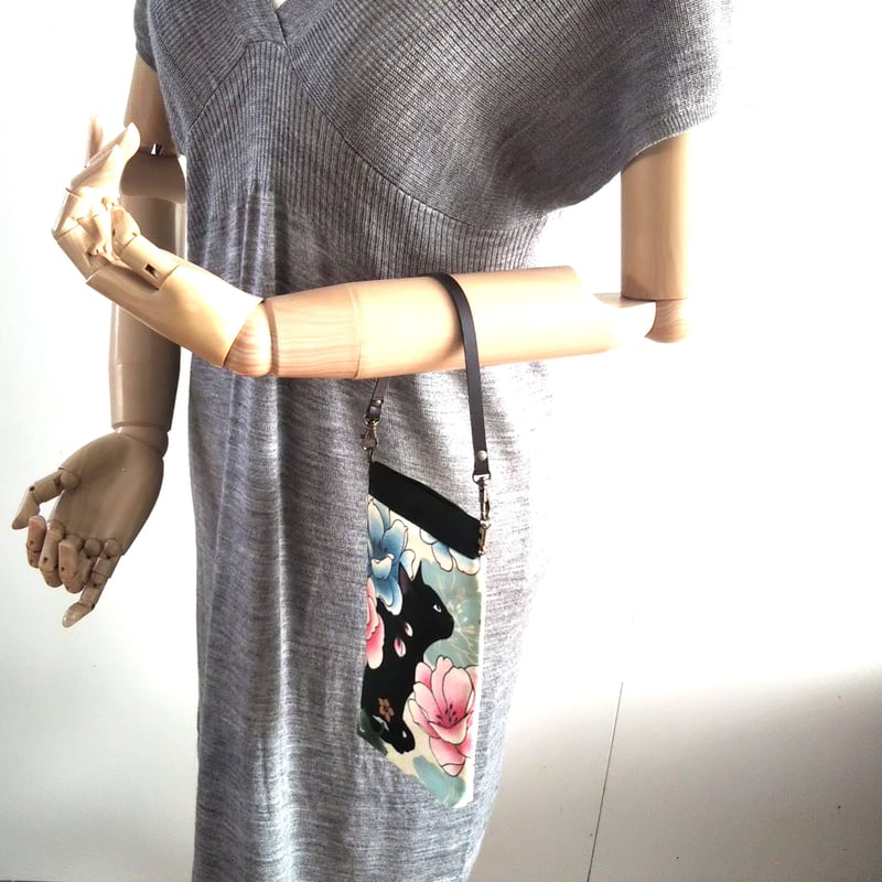 お試し価格♪ ◇ 黒猫と牡丹 ☆ バネ口金 ペンケース